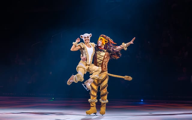 That's Nala and Simba from the Lion King on Ice!